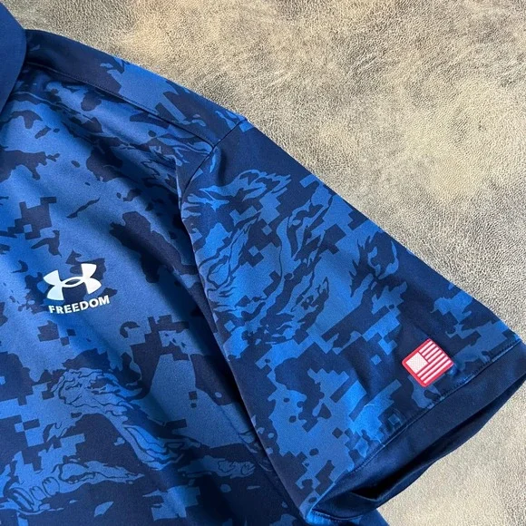 Under Armour Polo Shirt Mens Medium Blue Freedom Digital Camo 1372721-408 - Picture 2 of 8